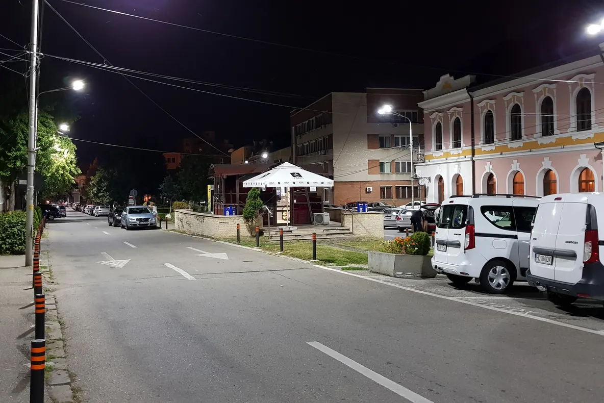 Iluminatul stradal din toată Deva, în mentenanță. „ Vor exista aprinderi temporare ale becurilor”