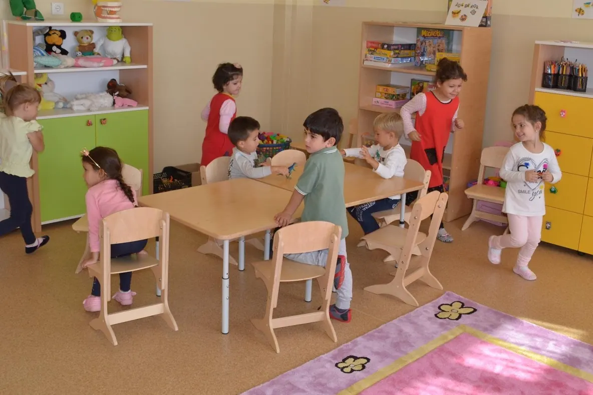 Deva: Se distribuie tichetele sociale pentru grădiniță aferente lunii septembrie