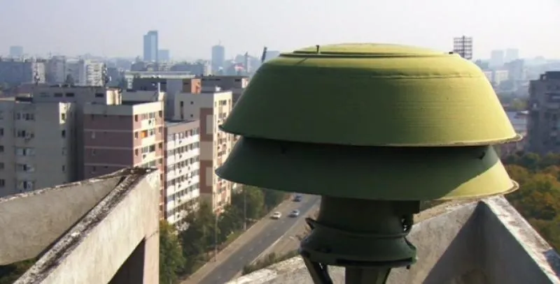 Sirenele antiaeriene vor suna, iar, miercuri. Populaţia este rugată să nu intre în panică