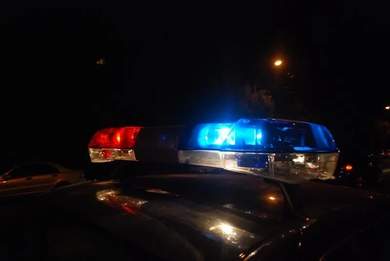 Puști prinși în flagrant în timp ce încercau să spargă o mașină
