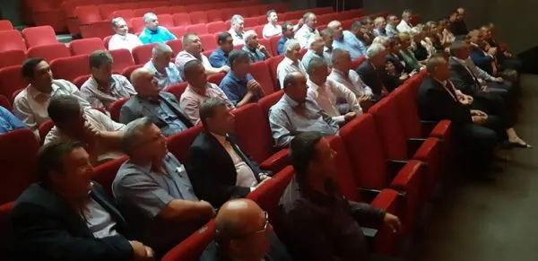 Primarii din Hunedoara l-au ignorat pe vicepremierul Paul Stănescu