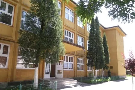 Fonduri europene pentru modernizarea unei școli din Lupeni