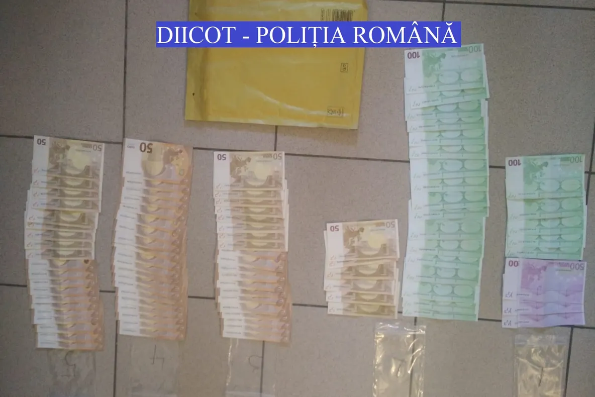 Mii de euro din droguri, ascunși într-un colet ridicat de polițiști de pe raza județului Hunedoara