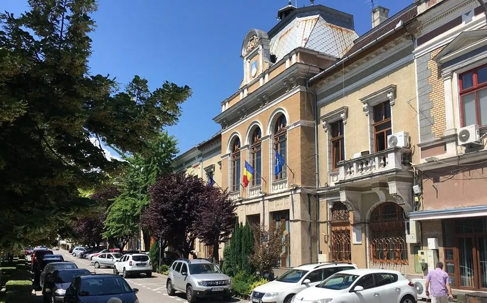 Salarii majorate pentru o parte dintre angajaţii Primăriei Deva