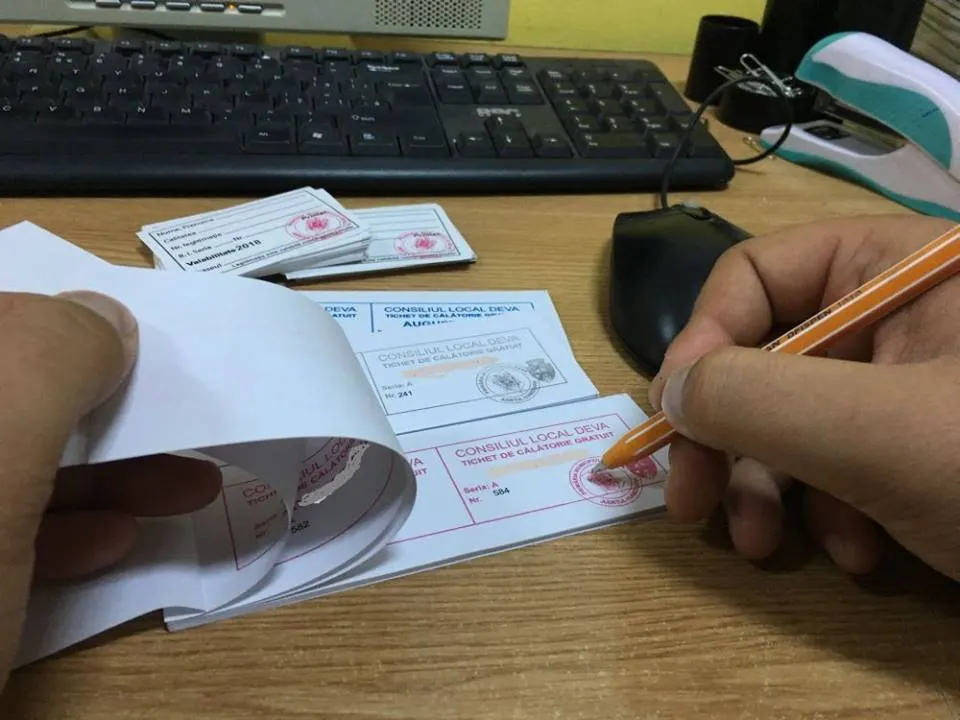 La Deva, tichetele gratuite de călătorie pentru transportul public local, distribuite în noiembrie