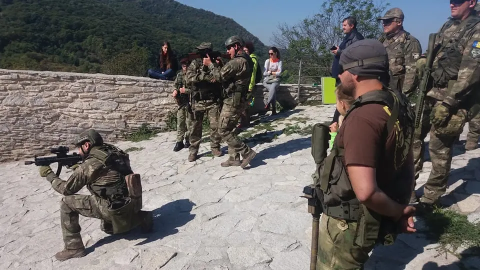 Cetatea Devei, luată cu asalt de trupele de airsoft