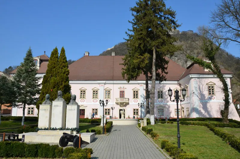 „Zilele Icoanei” la Deva. Concert de muzică bizantină la Palatul Magna Curia