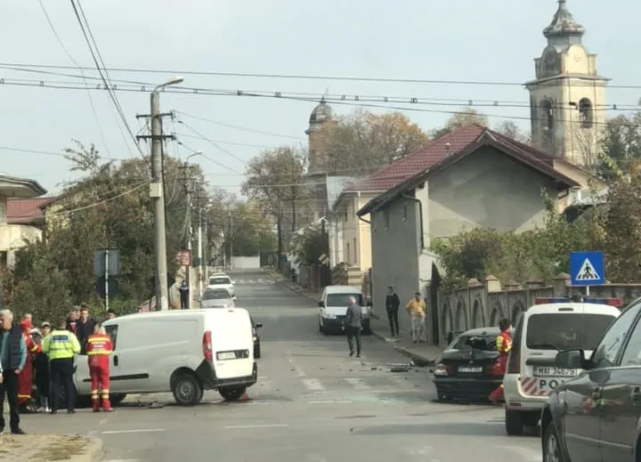 Carambol pe “centura” Devei. Doi copii au fost răniți ușor