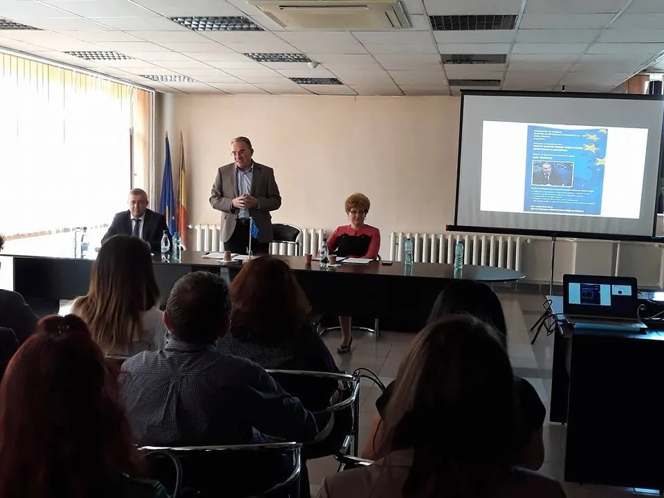 Concurs dedicat cercetătorilor de la UPET