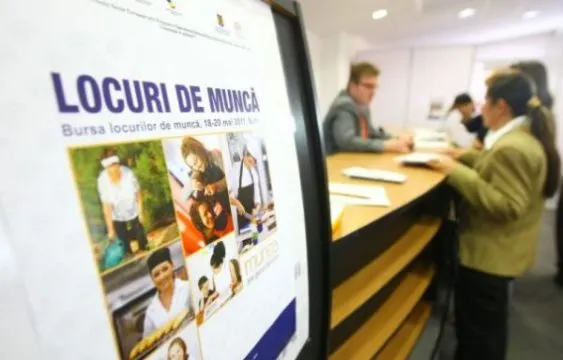 13 absolvenţi hunedoreni, angajaţi pe loc la „Bursa locurilor de muncă”