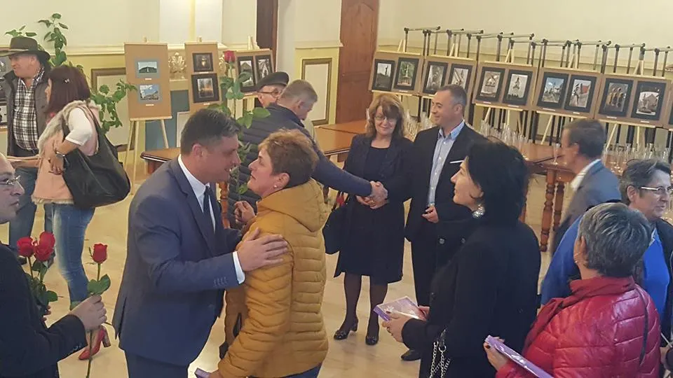 Vârstnicii și profesorii, sărbătoriți la Lupeni