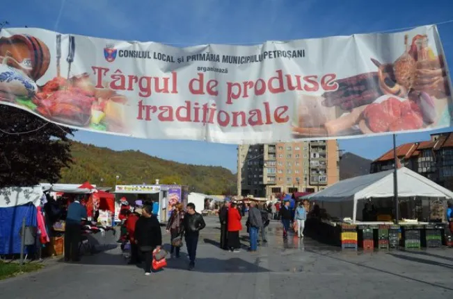1000 de porții de tocană de oaie și păsat la Târgul Produselor Tradiționale de la Petroșani