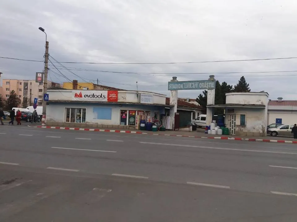 Primăria Orăștie a cumpărat și ultimele imobile din incinta Stadionului „Dacia”