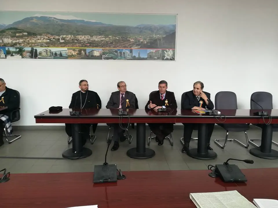 Masă rotundă despre Unirea de la 1918. Petroșănenii au dezbătut cel mai important eveniment istoric al secolului
