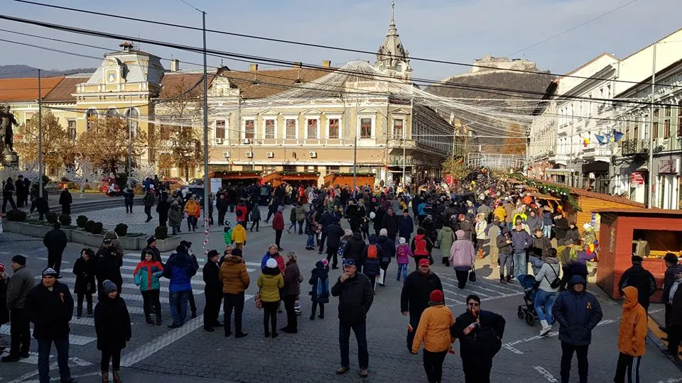 Programul „Târgului de Iarnă” de la Deva. Spectacole până în ultima zi a anului în centrul istoric al oraşului