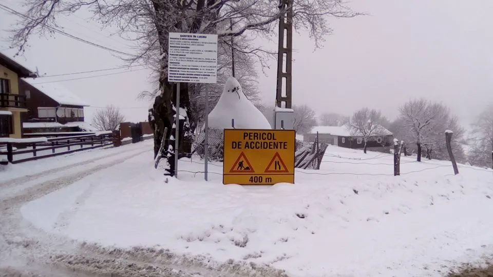 Zeci de apeluri, primite din toate zonele județului, la dispeceratul de deszăpezire