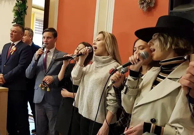 FOTO-VIDEO| Lidia Buble i-a colindat pe aleșii Devei