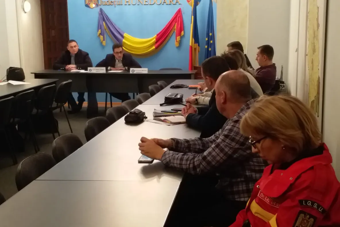 Autoritățile județene din Hunedoara, în alertă din cauza codului portocaliu de ninsoare