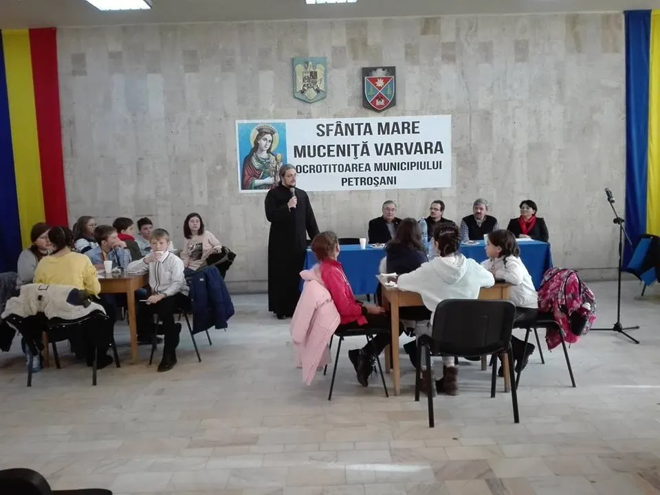 Elevii petroșăneni și-au testat cunoștințele religioase