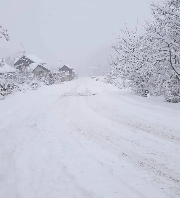 Școlile din Petroșani vor fi închise mâine