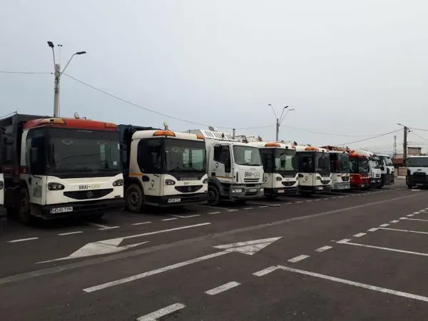 Zeci de utilaje pentru gestionarea deșeurilor