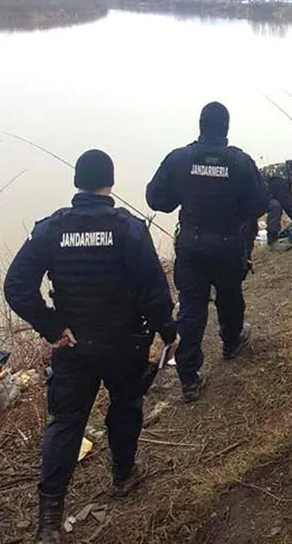 Amendat cu 4.000 de lei, de jandarmii hunedoreni, după ce a deversat borhot în Crişul Alb