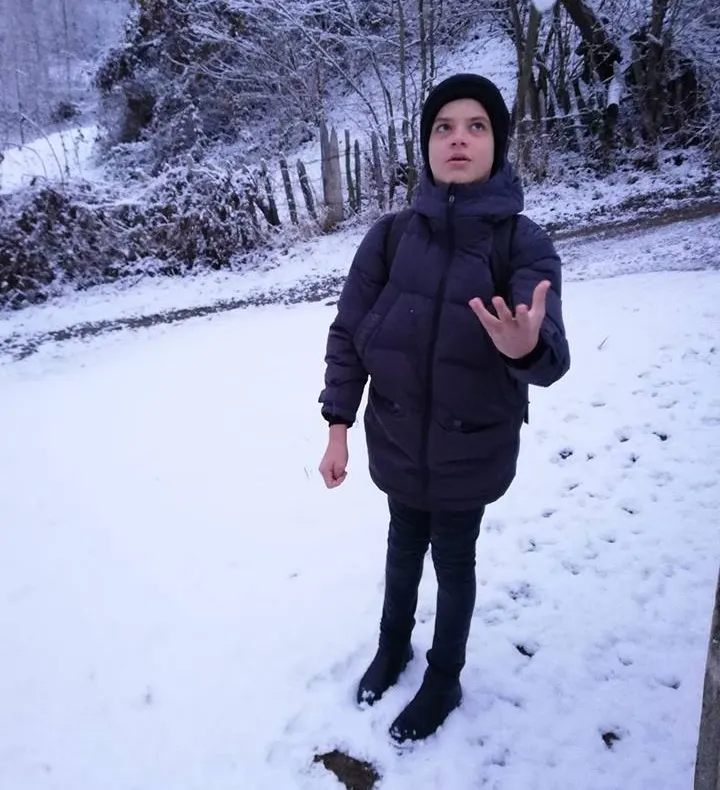 Băiat de 12 ani, dispărut din fața școlii