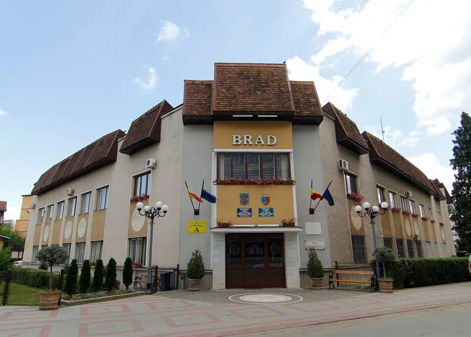 Brădenii își pot plăti, începând de astăzi, taxele și impozitele locale