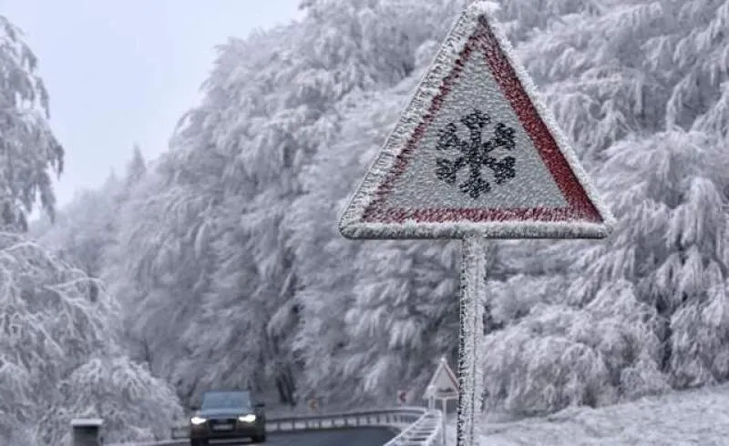Avertisment de la meteorologi: ninsori şi strat nou de zăpadă