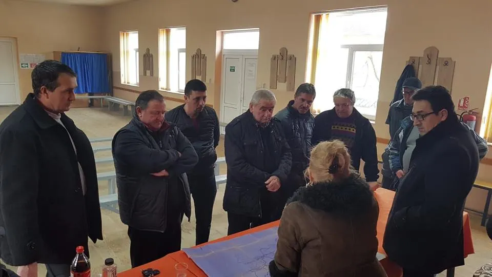 Lucrări de îmbunătăţiri funciare la Ribiţa. Întâlnire între reprezentanţii ANIF şi câţiva cetăţeni