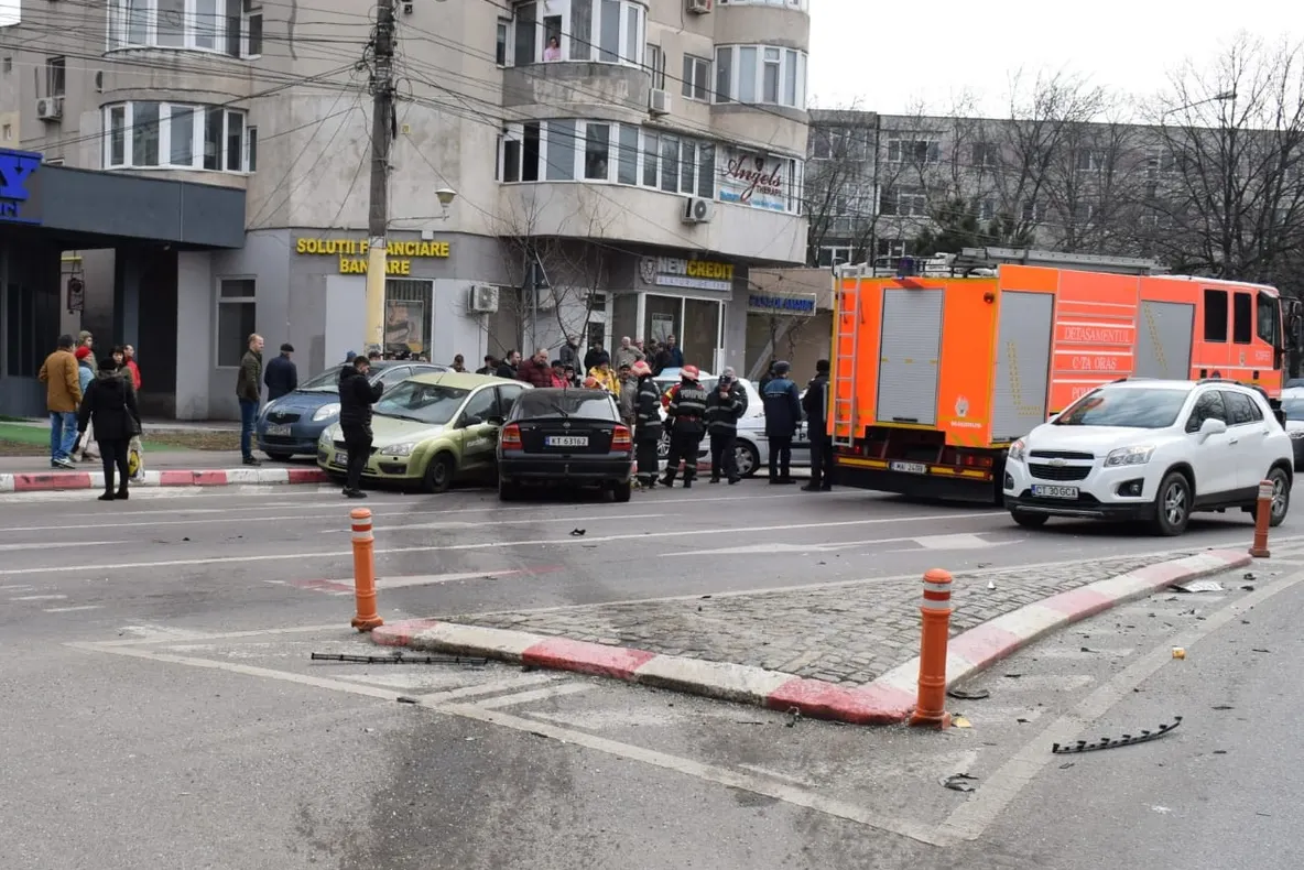 Întâmplare dramatică pe DN 66. Un bărbat a murit izbit de mașină, după ce a fost implicat într-o simplă tamponare