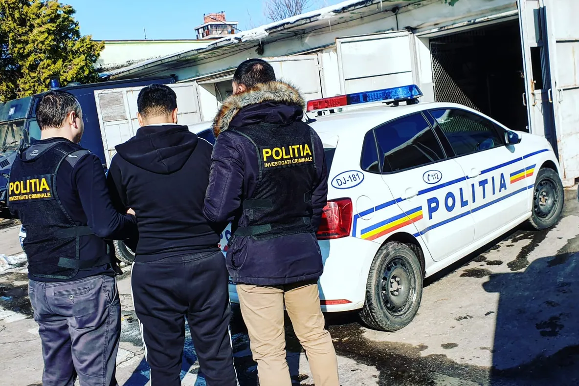 Căutat de autorităţile judiciare franceze, prins de poliţiştii hunedoreni, la Deva