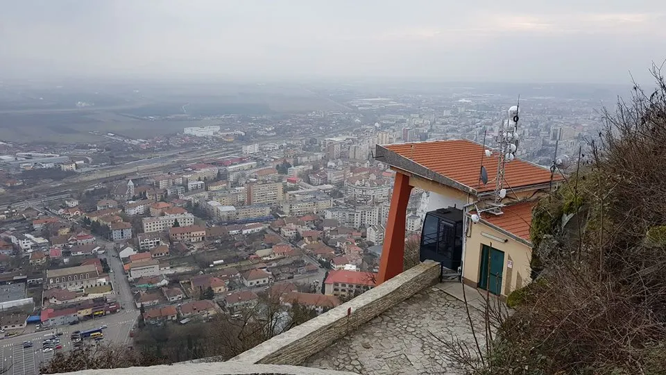 Telecabina de pe Cetatea Devei, în sfârşit, repornită de mâine. S-a primit avizul ISCIR