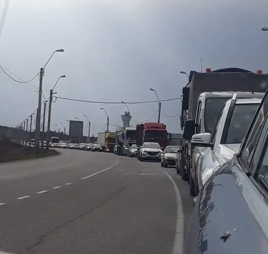 FOTO| Trafic de coșmar pe DN 7, în zona Sântuhalm. Cozi uriașe de mașini s-au format în zonă