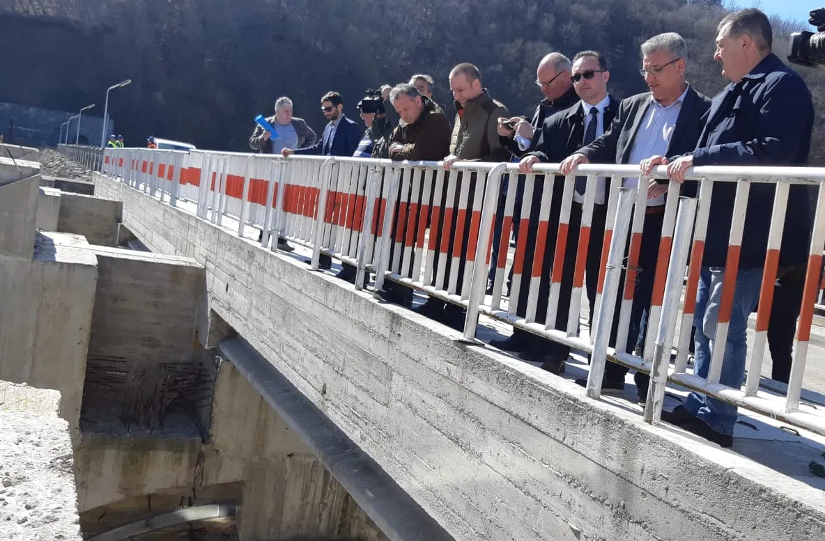 Prezent în județul Hunedoara, ministrul Ioan Deneș a inspectat o investiție aflată în derulare de 32 de ani