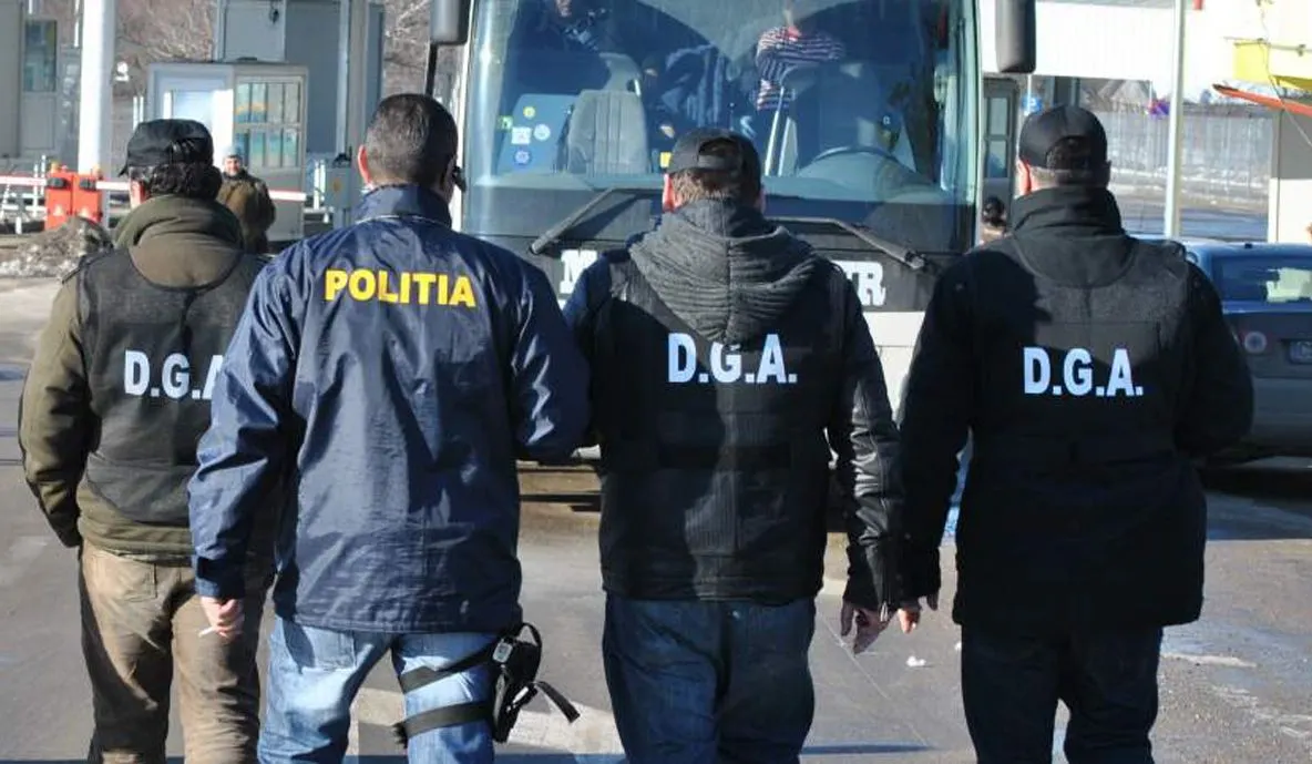 Angajată de la Serviciul de Permise și Înmatriculări Auto Hunedoara, reținută pentru luare de mită