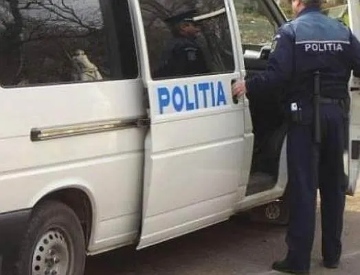 Traficanţi de droguri, prinşi în urma unei razii la Petroşani şi Vulcan