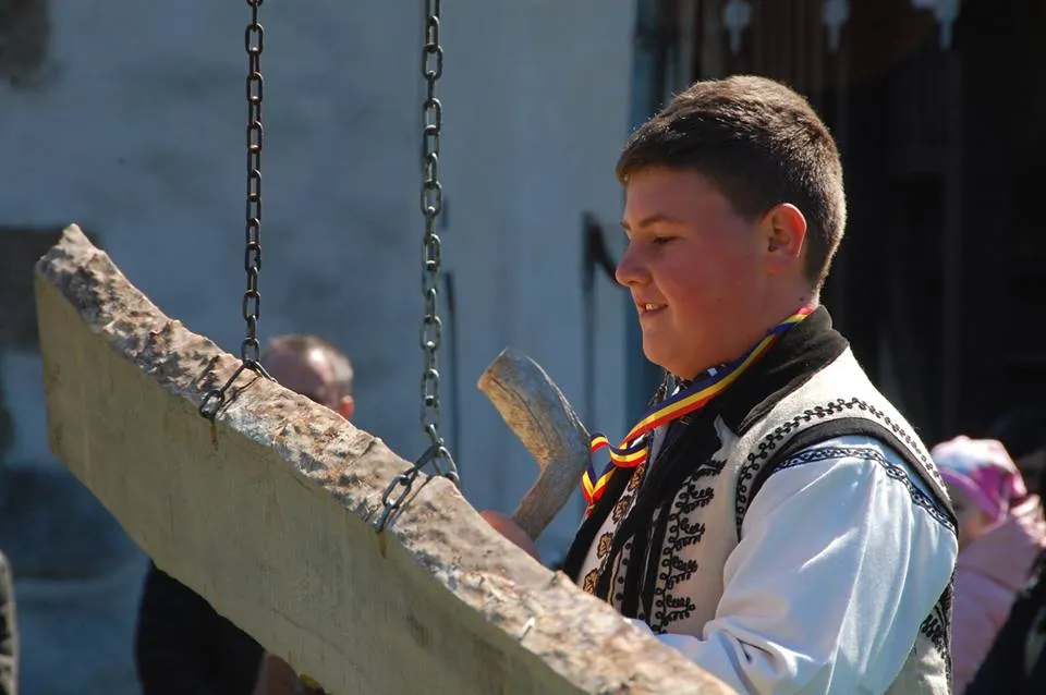 Ateliere de bătut toaca şi de împistrit ouă, la Brad