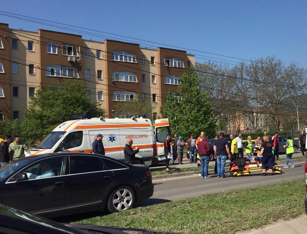 Femeie lovită de maşină în apropierea sensului giratoriu de la „Kaufland” din Deva