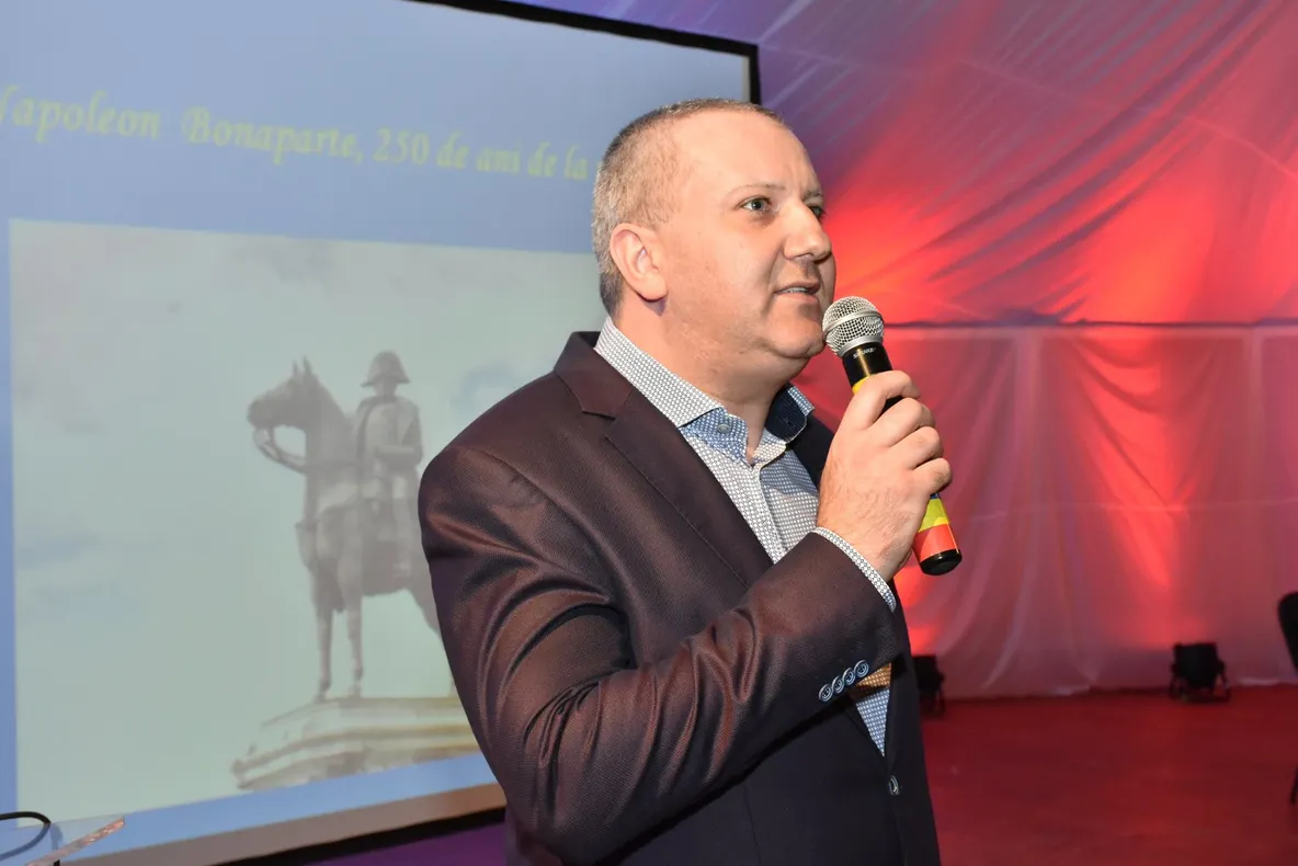 Sebastian Bara, director al bibliotecii județene și consilier local la Deva, și-a dat demisia din PNL