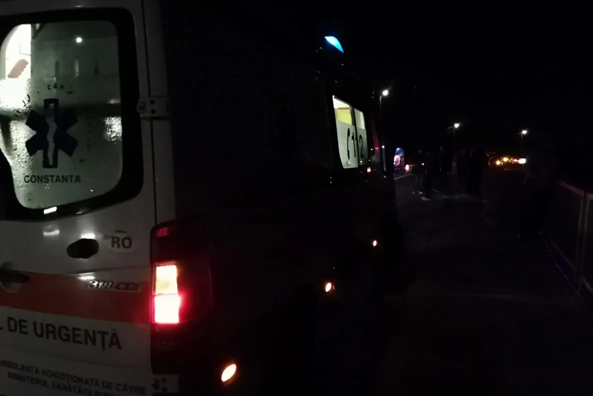 Bărbat găsit mort pe marginea drumului, la intrarea în Deva. A fost observat de un şofer de TIR