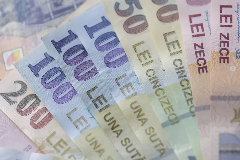 Banii pentru bursele elevilor din Deva ajung în contul școlilor