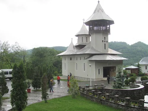 Mănăstirea Crișan își serbează hramul