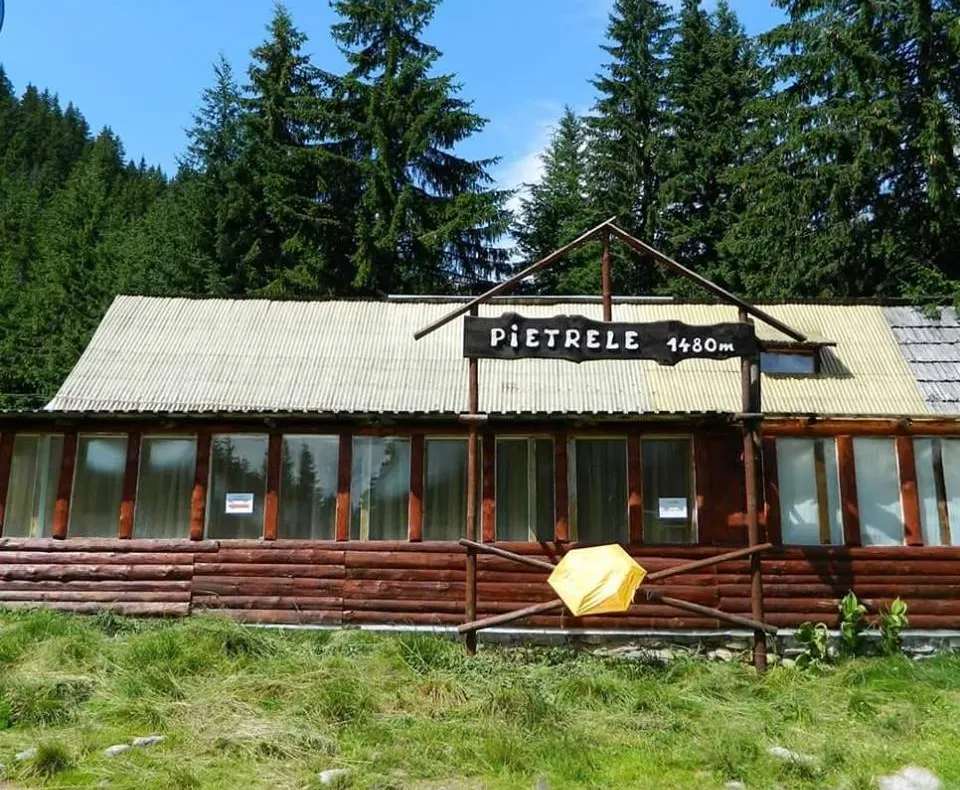Cabana Pietrele din Retezat, redeschisă pentru turiști