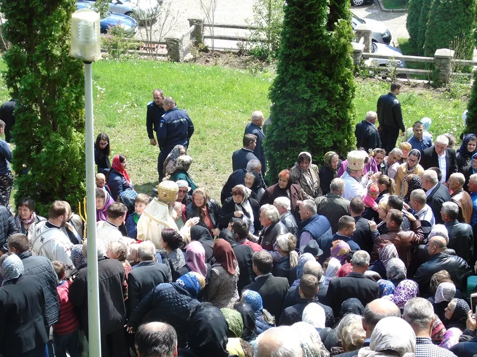 FOTO| Mănăstirea Crișan și-a sărbătorit hramul. Aproape o mie de credincioși au asistat la slujba religioasă