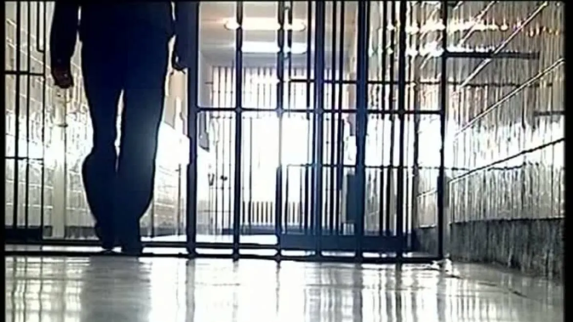 Artişti în închisoare. Lucrări realizate de deţinuţi, expuse la Hunedoara