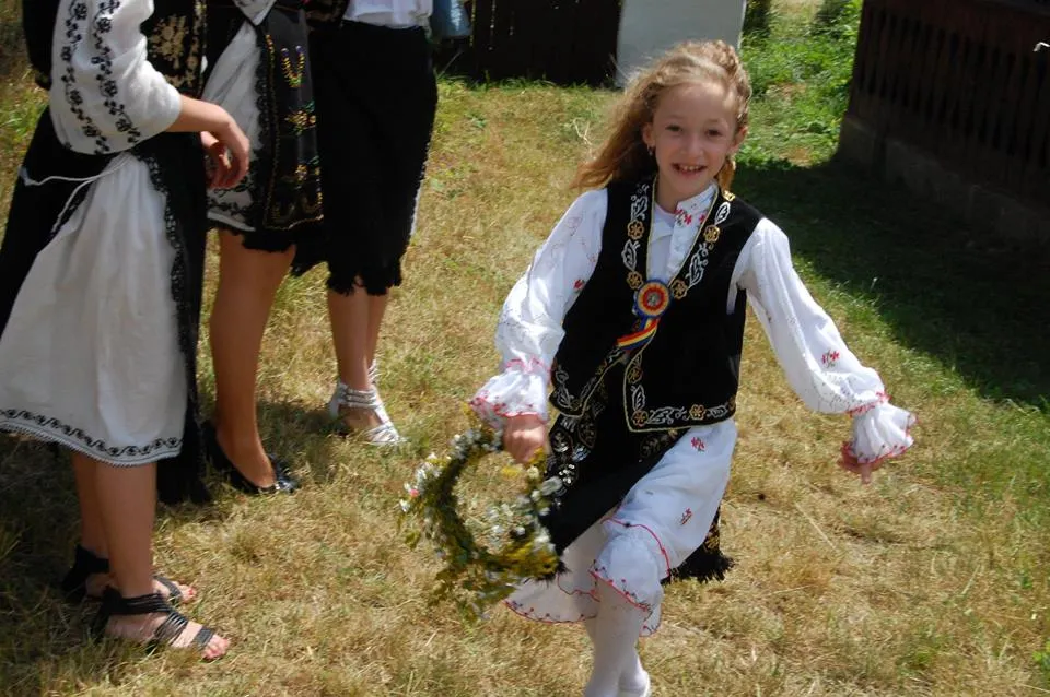 „Ziua Iei românești” și „Sânzienele”, sărbătorite la muzeul din Brad