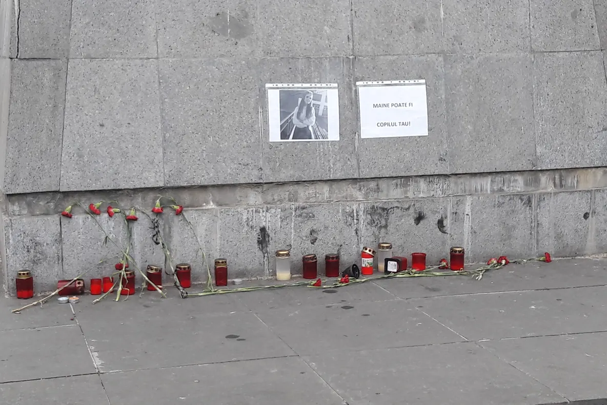 Lumânări pentru Alexandra, aprinse în centrul Devei