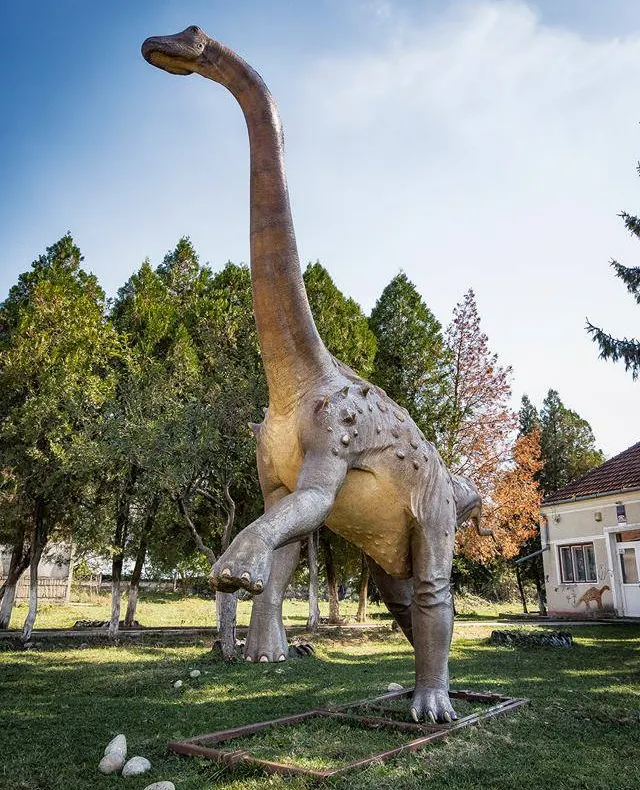 Începe „Festivalul Dinozaurilor”, unul dintre cele mai importante evenimente ale verii. PROGRAMUL complet