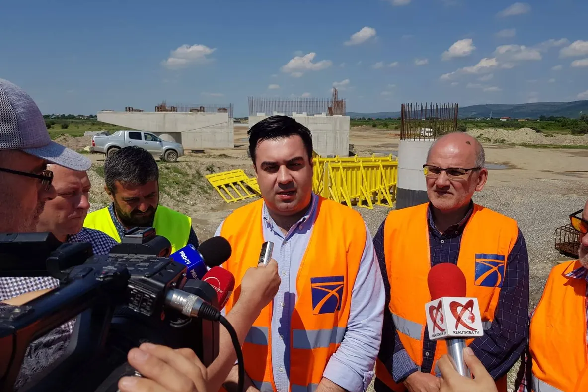 Ministrul Transporturilor verifică stadiul lucrărilor pe loturile 3 și 4 ale autostrăzii A1 Lugoj- Deva